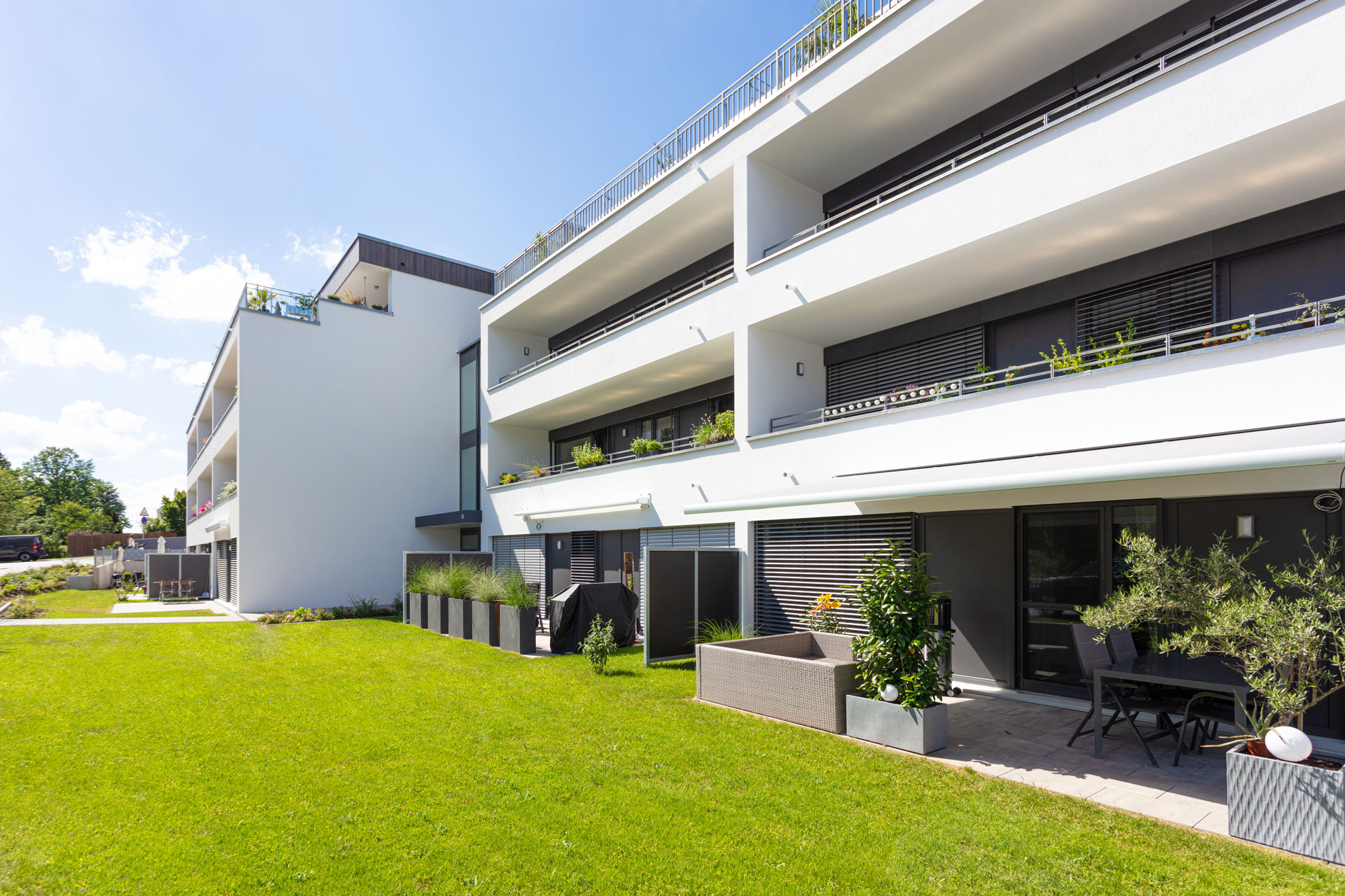 Dorfstadel Kruppach Muehlhausen aussen Nachts Anbau mit Ofen