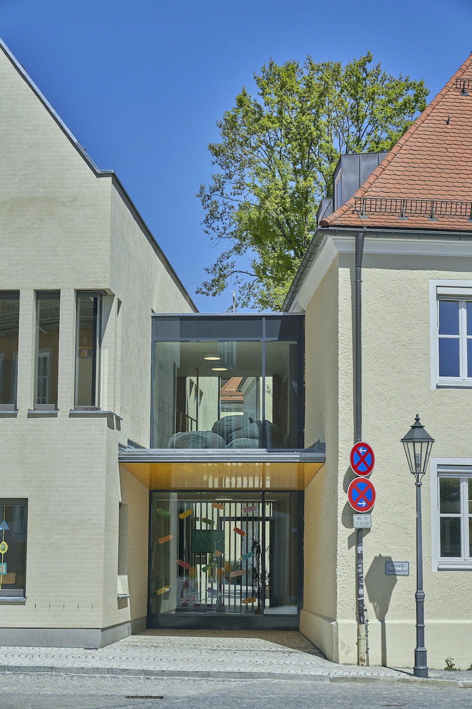 Dorfstadel Kruppach Muehlhausen aussen Nachts Anbau mit Ofen