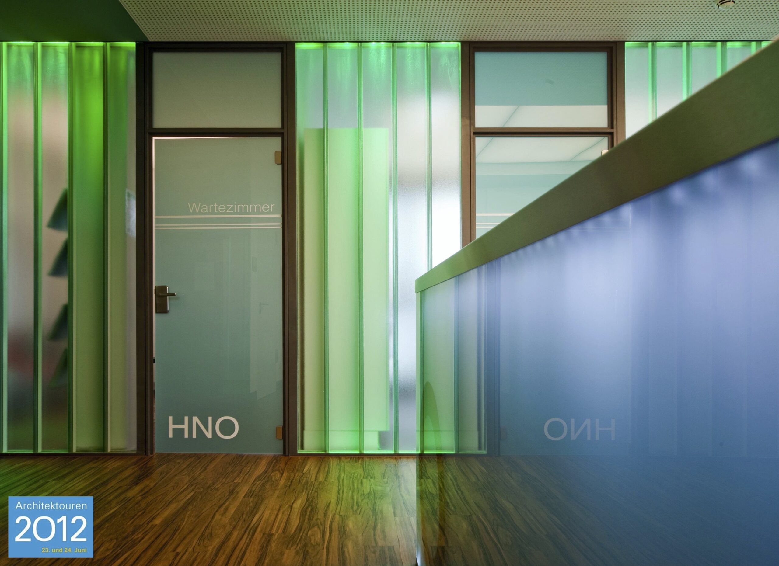 Dorfstadel Kruppach Muehlhausen innen Anbau mit grossem Fenster und Licht