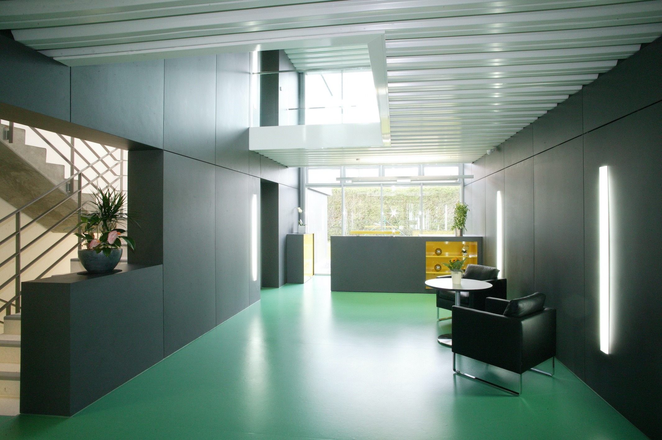 Dorfstadel Kruppach Muehlhausen innen Anbau mit grossem Fenster und Licht