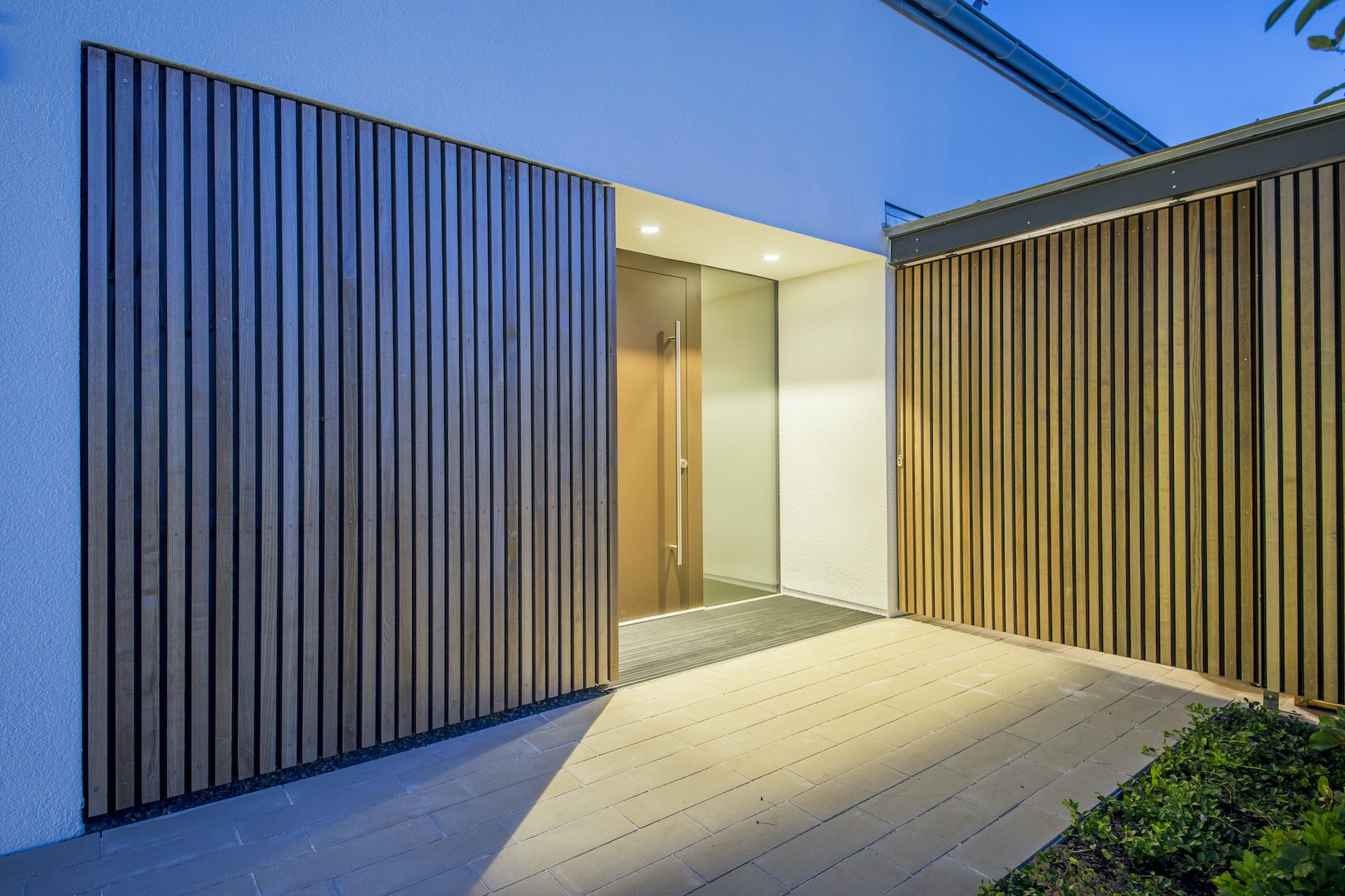 Dorfstadel Kruppach Muehlhausen innen Anbau mit grossem Fenster und Licht