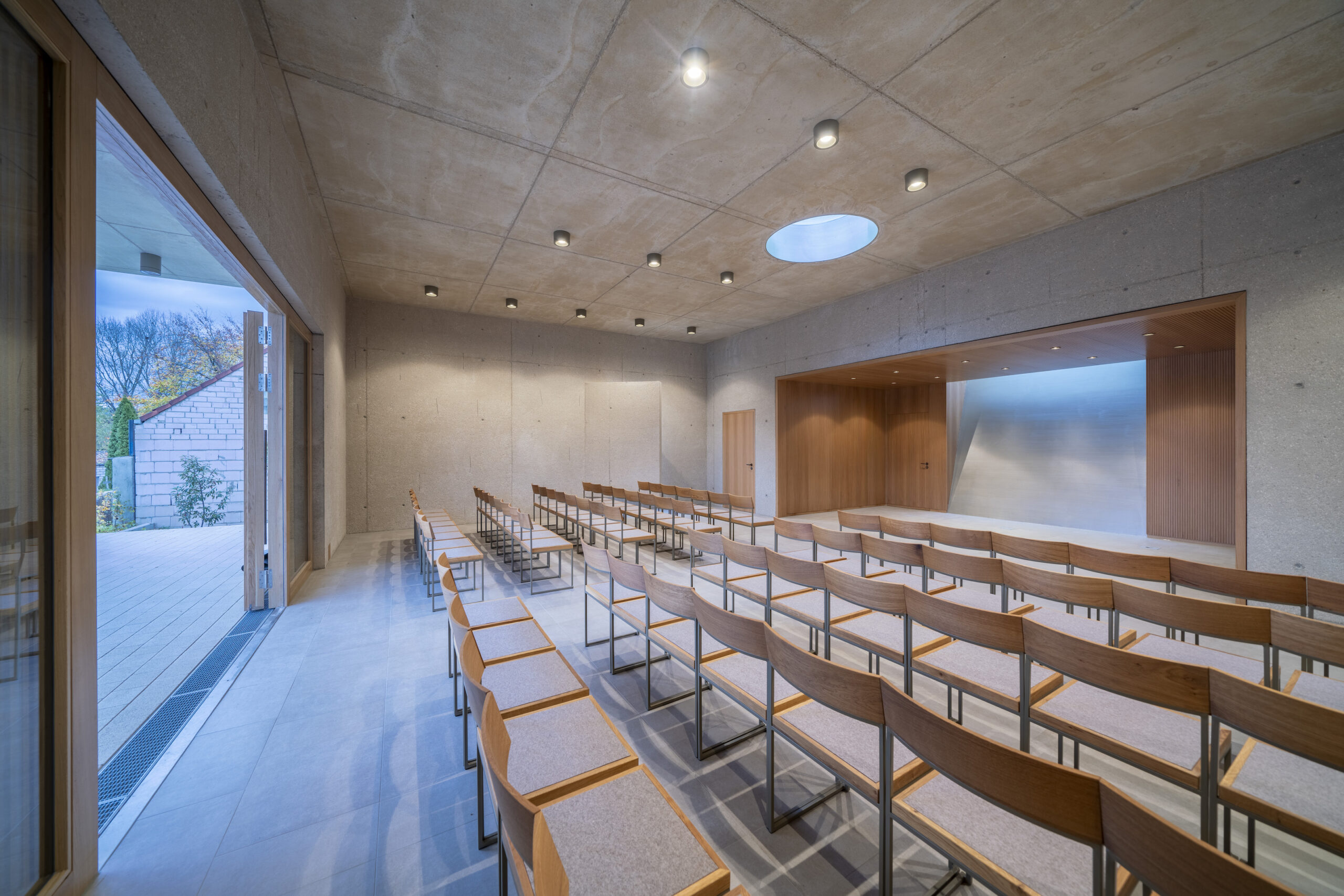 Dorfstadel Kruppach Muehlhausen innen Kueche Licht Tresen