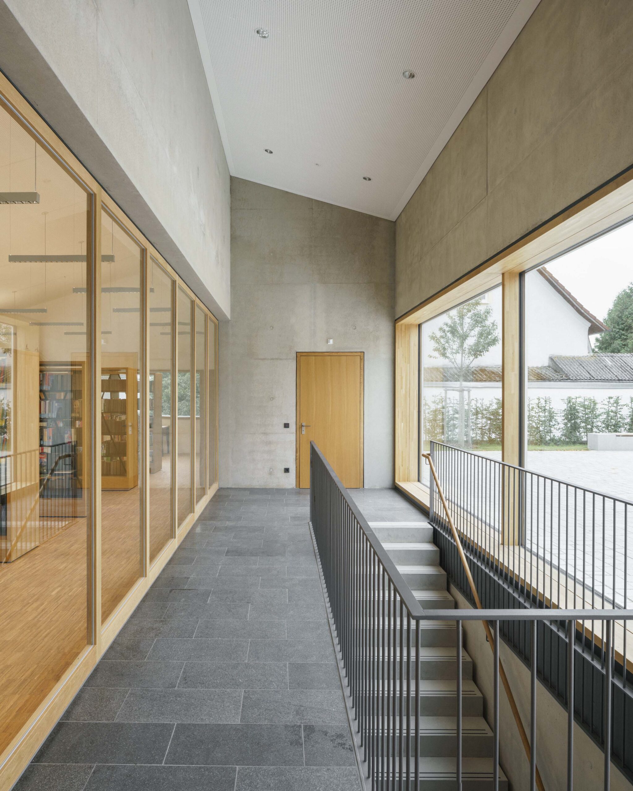 Dorfstadel Kruppach Muehlhausen innen Kueche Licht Tresen