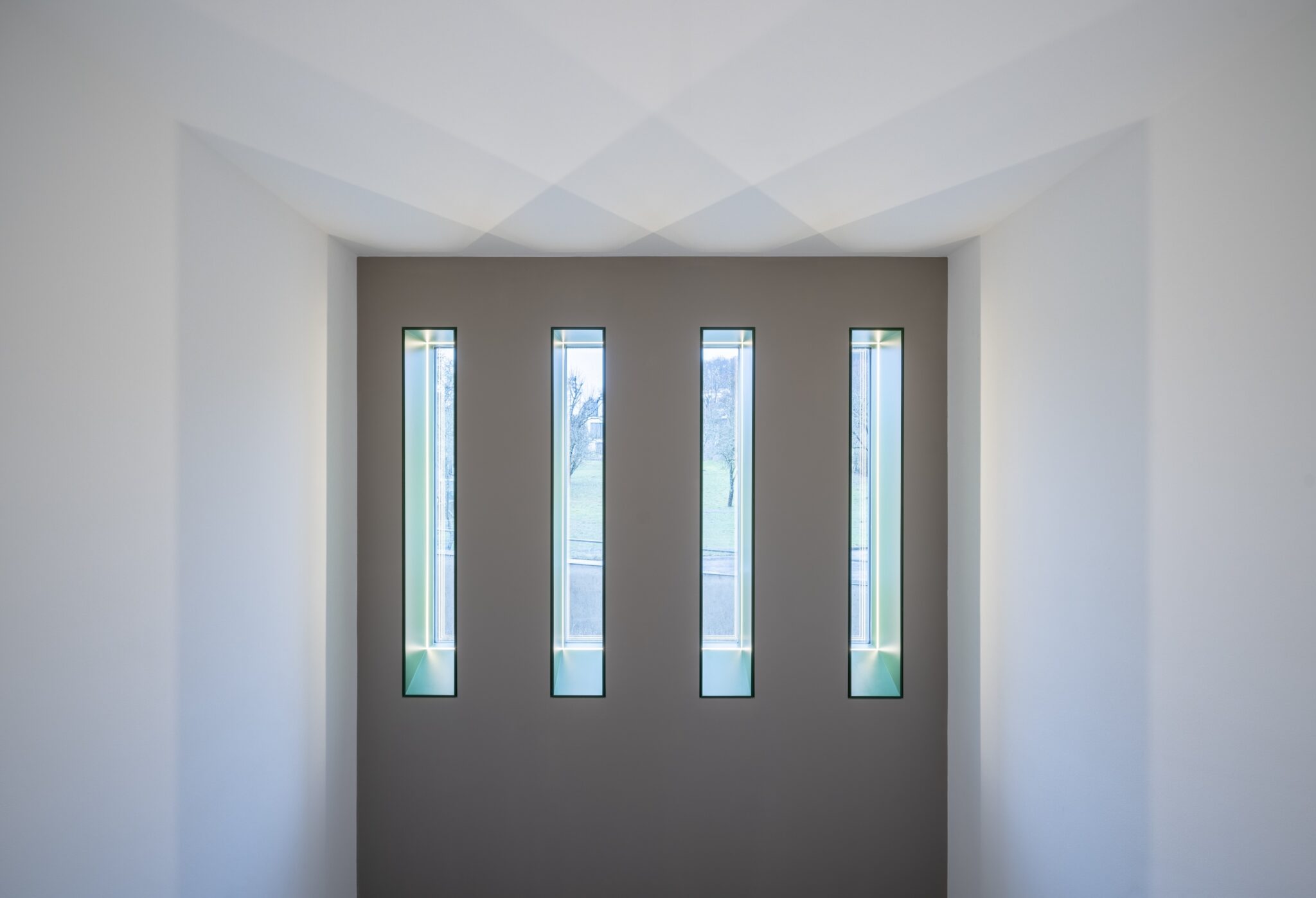 06_Stil_Licht_Eleganz_Lichtspiele_Treppenhaus-2048x1398 Dorfstadel Kruppach Muehlhausen aussen_Stadel Sonne geschlossen weiter weg