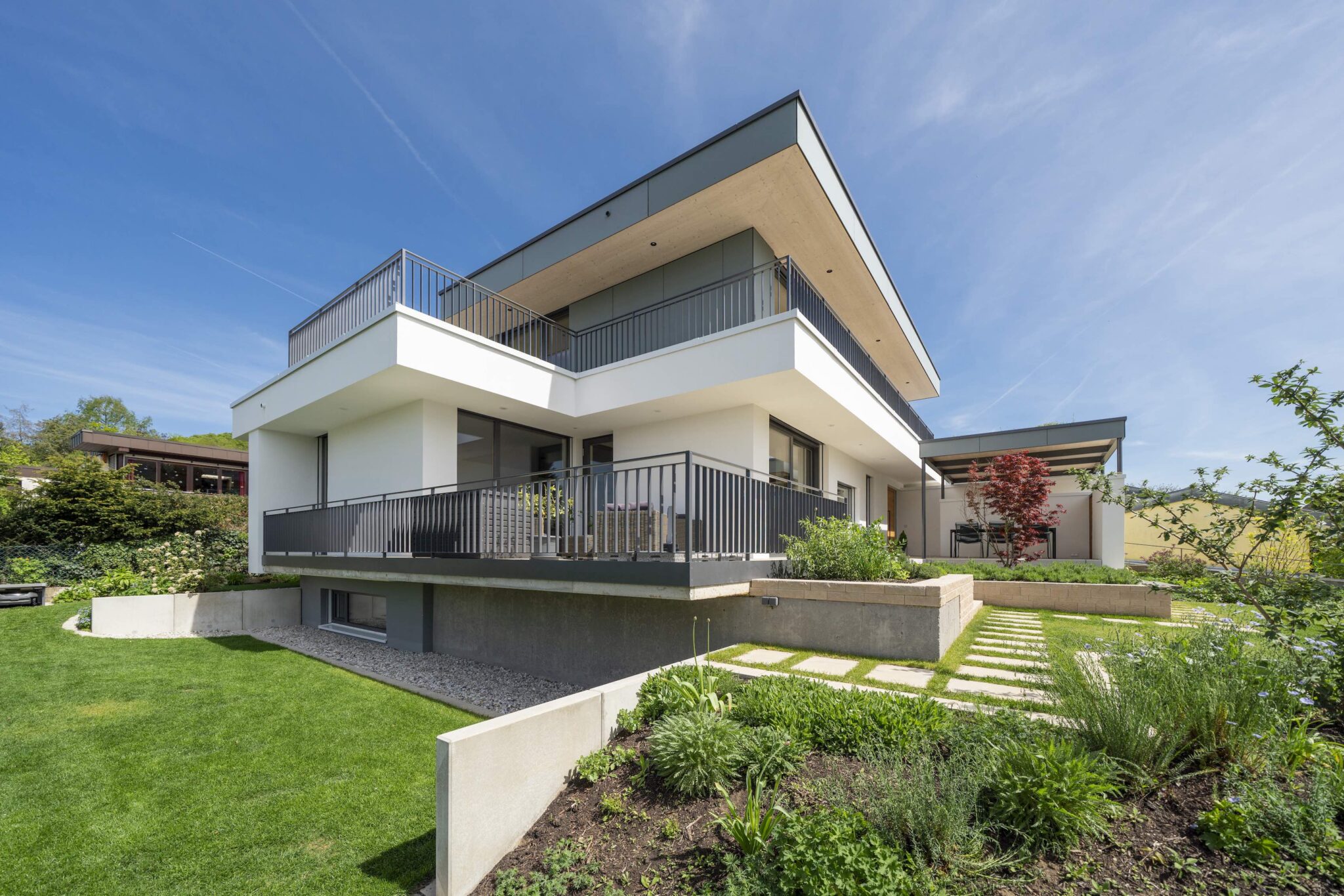 Dorfstadel Kruppach Muehlhausen aussen_Stadel Sonne geschlossen weiter weg
