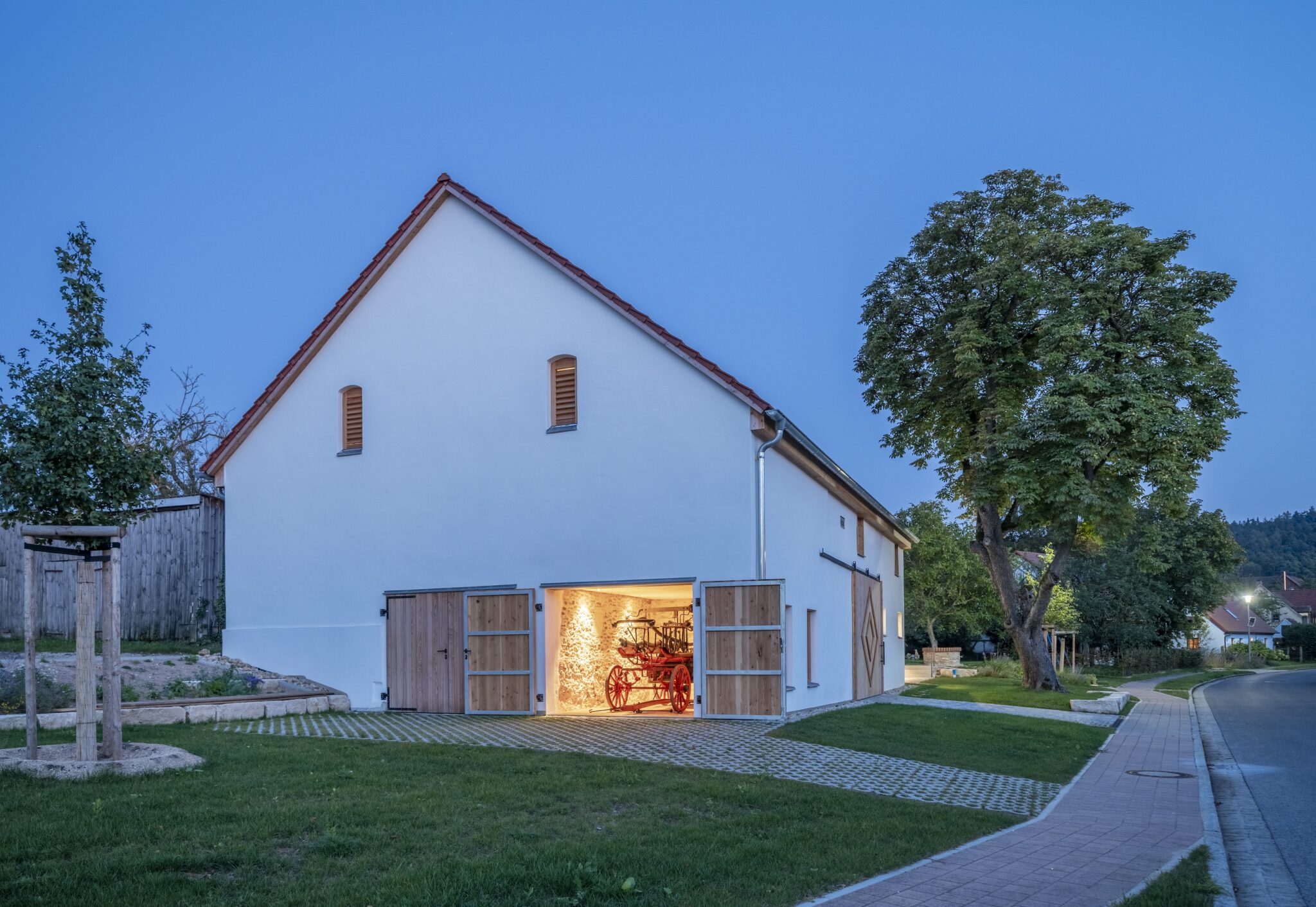 Dorfstadel Kruppach Muehlhausen aussen Nachts Feuerspritze