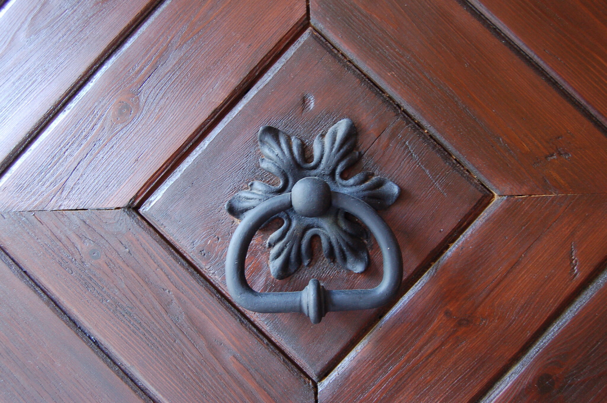 Dorfstadel Kruppach Muehlhausen innen nach aussen Anbau Tag offenes Schiebefenster