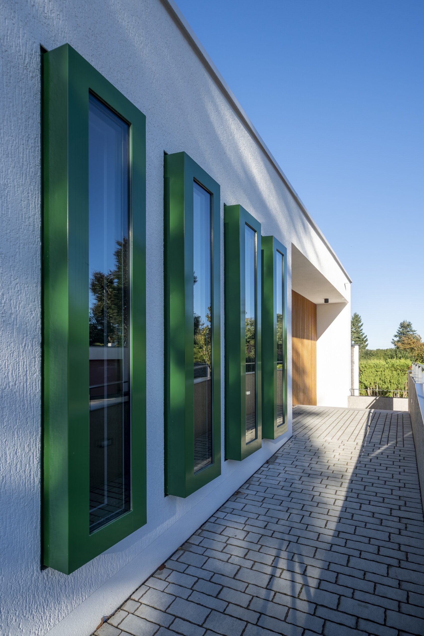10_Stil_Licht_Eleganz_aussen_Treppenhaus-scaled Dorfstadel Kruppach Muehlhausen innen Treppenaufgang Bierkiste
