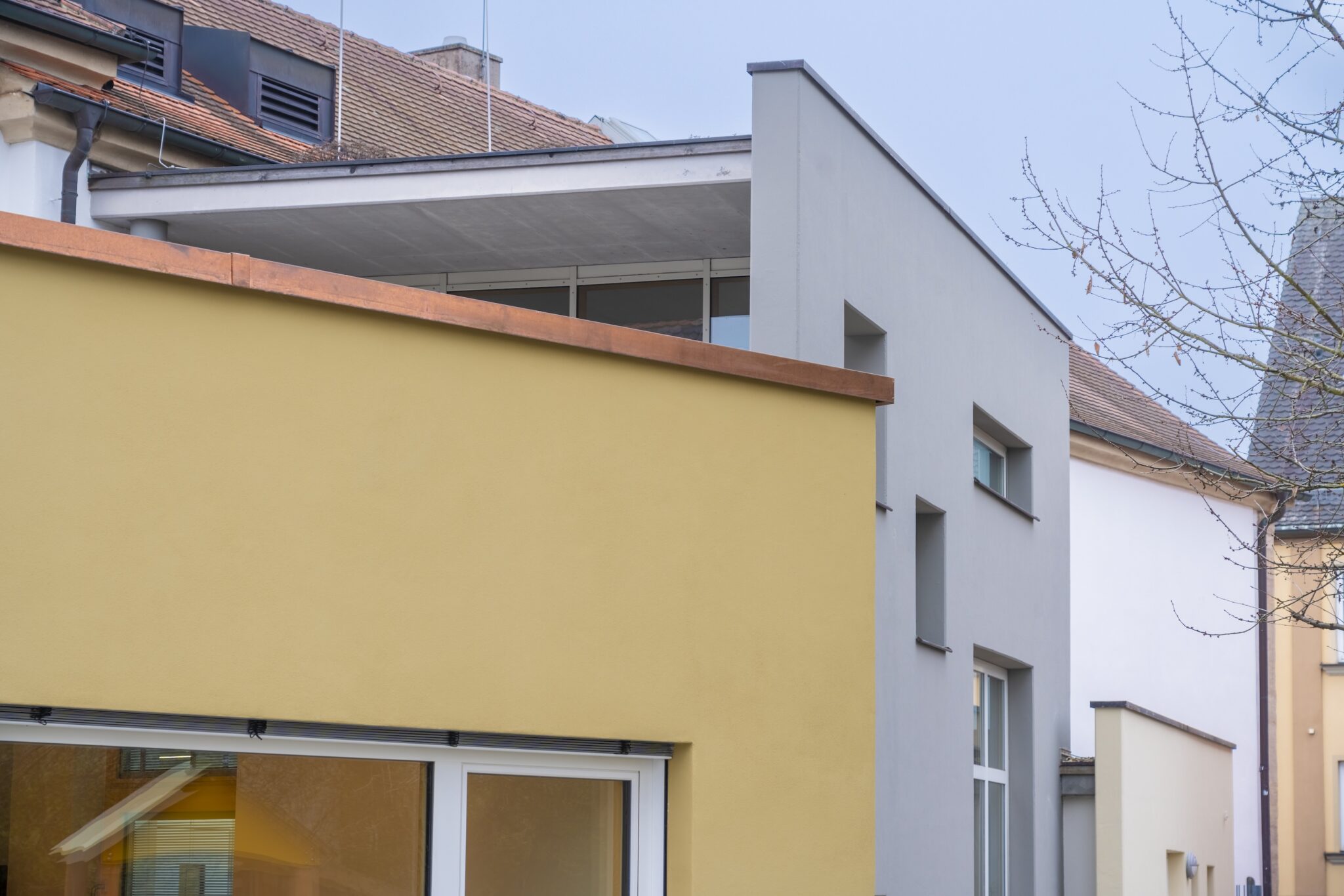 17_KiTaAllersberg_quer_Fassadendetail-2048x1366 Dorfstadel Kruppach Muehlhausen innen Treppenaufgang Bierkiste